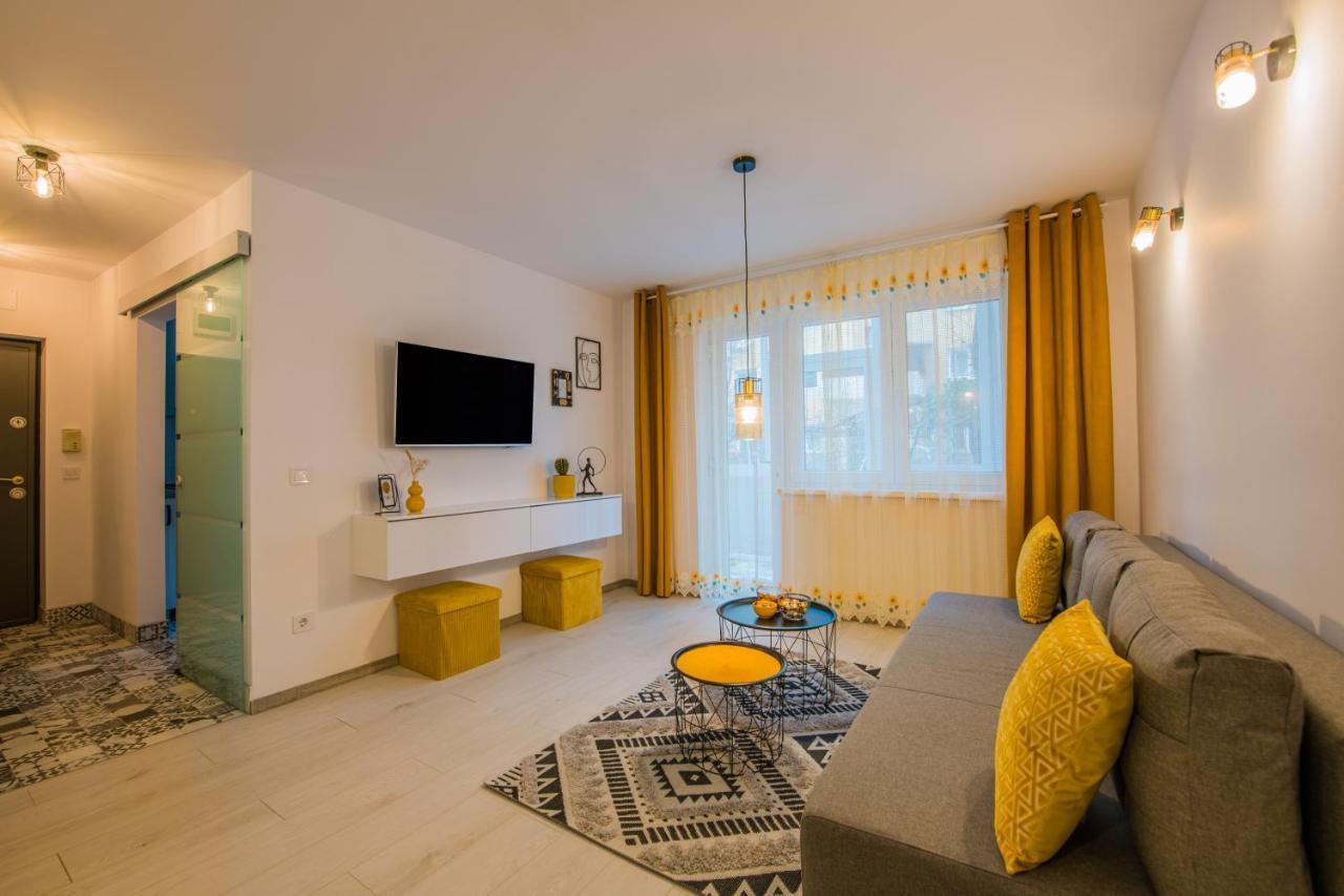 Kitty Sunflower Apartment ألبا يوليا المظهر الخارجي الصورة